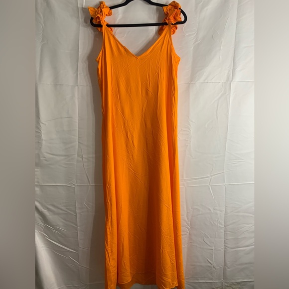 NWoT Vince Camuto Ruffle Strap Sleeveless Maxi Dress, size M - Picture 11 of 11